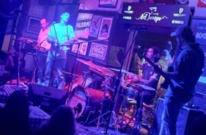 “SUPERPASTO VIVE! EL VIEJO MUERE”. Superpasto en Café del Tiempo